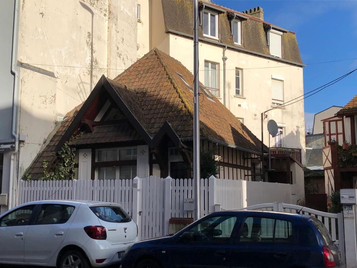Charmante Maison Coeur De Ville La Gare Des Vacances Deauville Exteriör bild